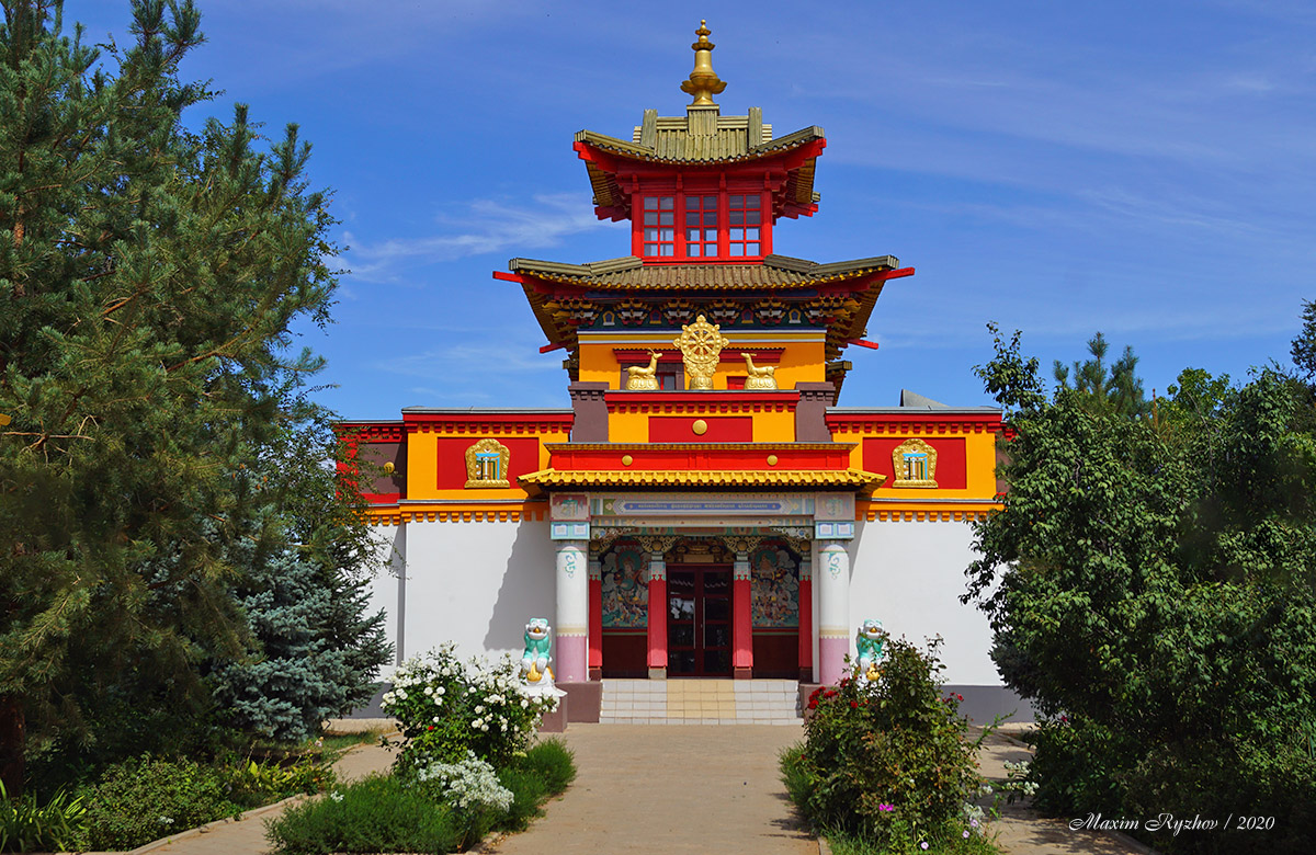 Хурул в пос. Цаган-Аман (Калмыкия)