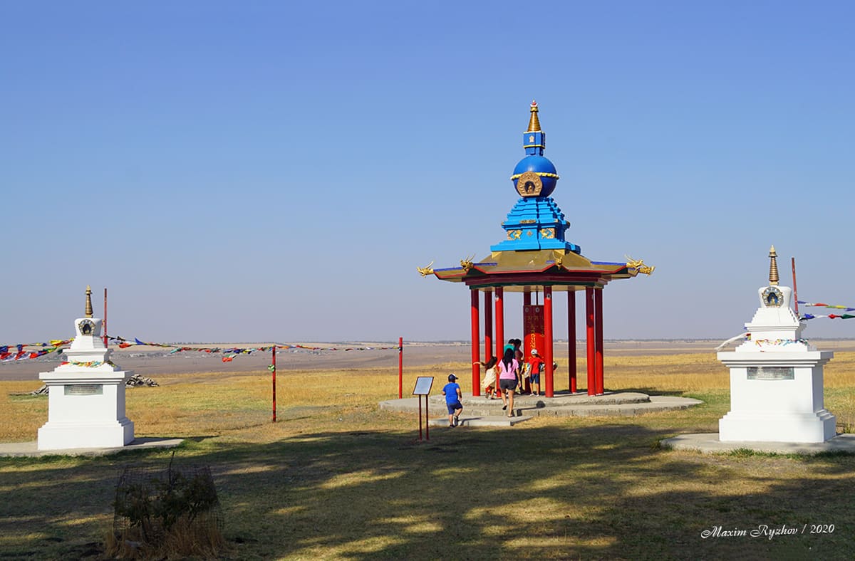 Одинокий тополь / Калмыкия