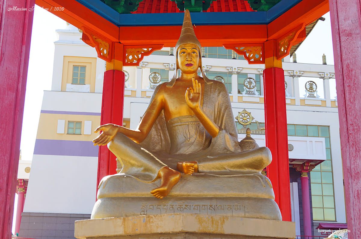 Золотая обитель Будды Шакьямуни (Элиста, Калмыкия)