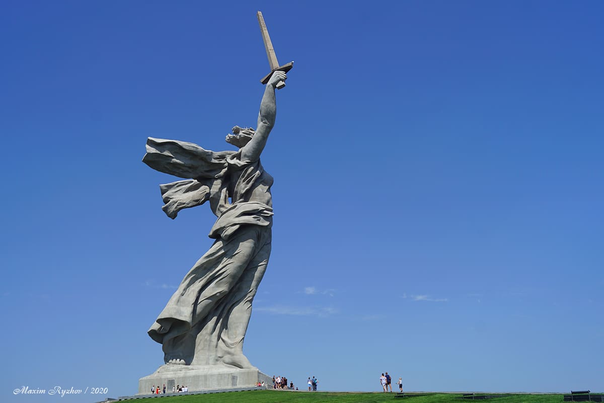 Монумент Родина-мать