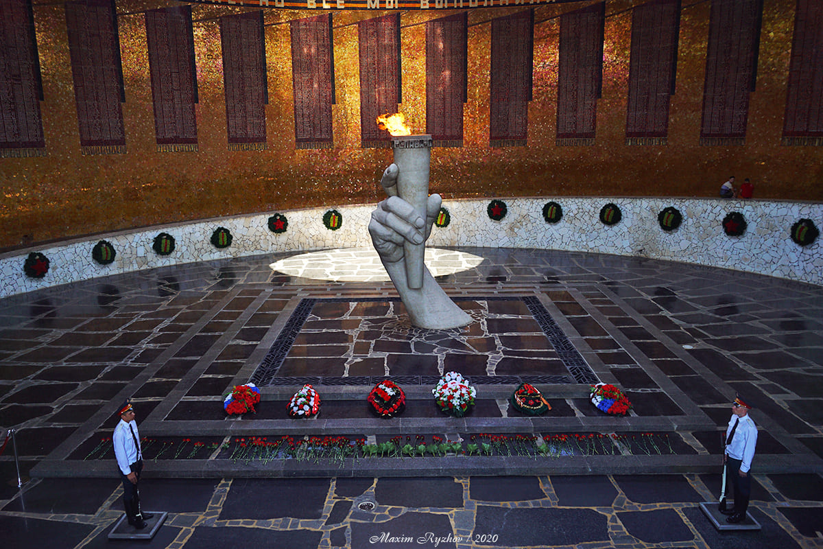 Вечный огонь в зале Воинской славы Вечный огонь в зале Воинской славы